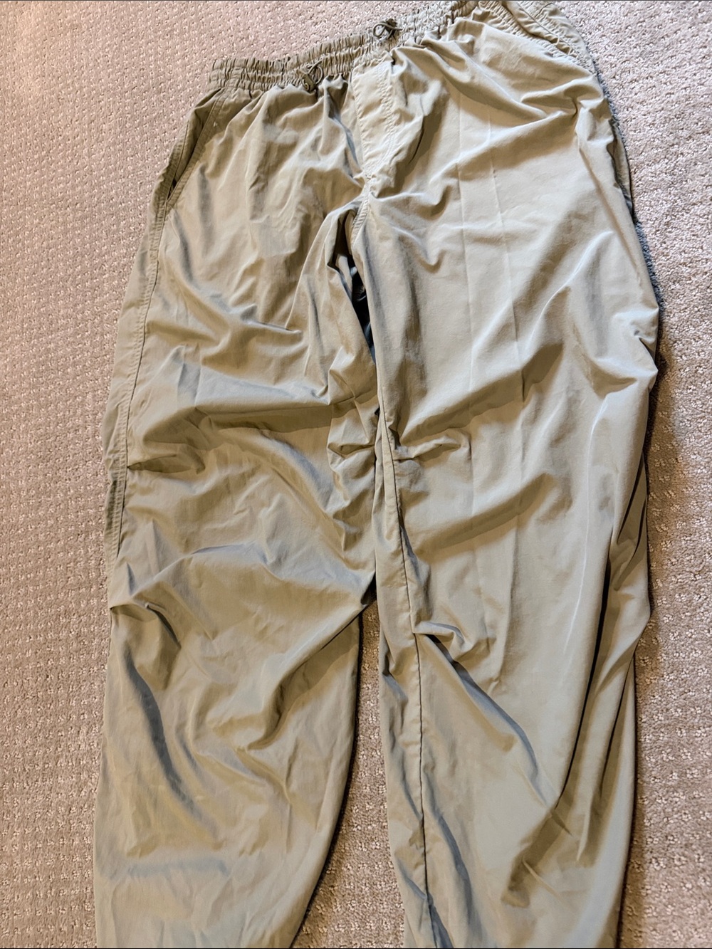 Lightweight Elastic-Cuff Cargo Pants — Olive Green